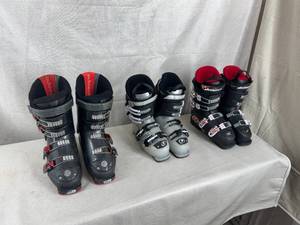 lot 53 image: Ski Boots