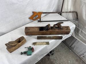lot 63 image: Miscellaneous Vintage Tools