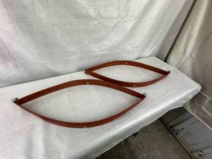 lot 64 image: Custom Spring Set