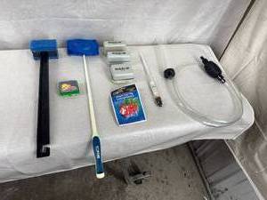 lot 70 image: Aquarium Cleaning Equipment