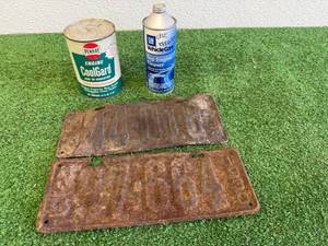 lot 41 image: 1924 & 1930 ND License Plates, Engine Additive Cans