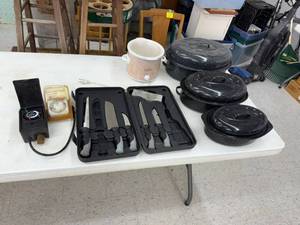 lot 69 image: Roasters, Knives & Timers