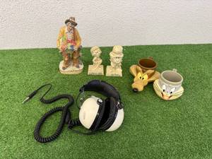lot 89 image: Pioneer Headphones & Misc
