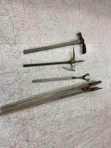 lot 138 image: Long Handle Tools