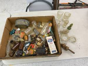lot 162 image: Box of Collectibles