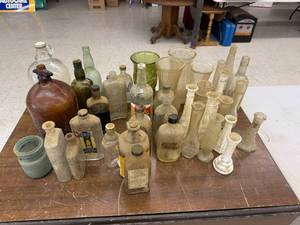 lot 165 image: Vintage Bottles & Vases