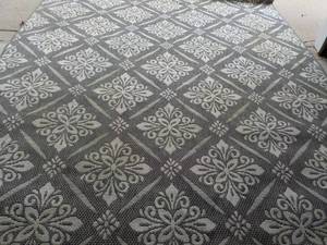 lot 3 image: GreyCream IndoorOutdoor Rug 710...