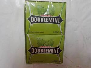 lot 101 image: Double mint Gum...