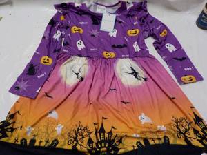 lot 128 image: Halloween Dress size 7T...
