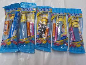 lot 130 image: 5 Pez Candy and Dispensers...