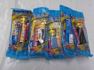 lot 131 image: 5 Pez Candy and Dispensers...
