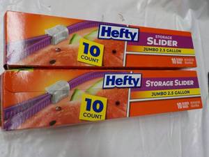 lot 172 image: 2 Hefty 10 ct Jumbo 2.5 Gallon Slid...