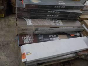 lot 232 image: Pallet of Flooring...