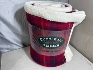 lot 30 image: New Berber Ultra Soft Throw Blanket