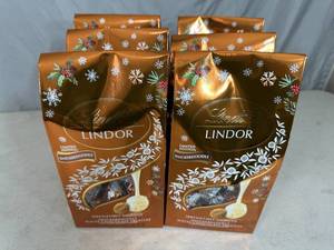 lot 104 image: 6 Bags of Lindt Lindor Snickerdoodle White Chocolate Truffles