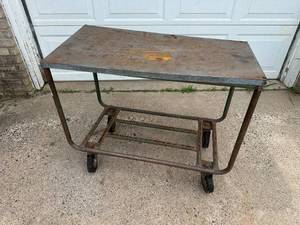 lot 8 image: Metal Grocery Stock Cart