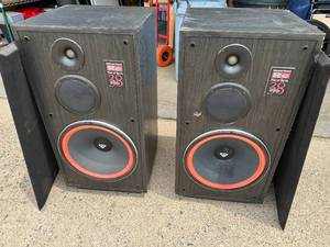 lot 14 image: Pair of Cerwin Vega RE-38 Large 3-way Floor Speaker - 15 Woofers