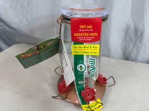 lot 129 image: New Perky Pet Top-Fill Hummingbird Feeder
