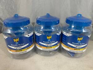 lot 138 image: 3 New Raid Reusable Fly Traps