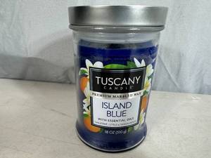 lot 166 image: New 18 oz Tuscany Premium Candle with Essential Oils