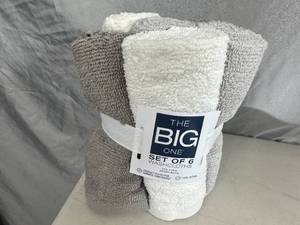 lot 176 image: 6 New Big One Wash Cloths