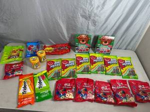 lot 191 image: Assorted Candy, Gum, Air Heads, Chupa Chups, and More