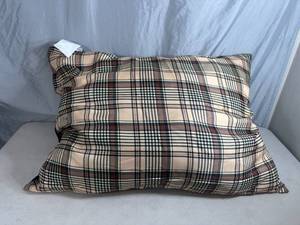 lot 198 image: New Large Pet Bed  Dog Bed