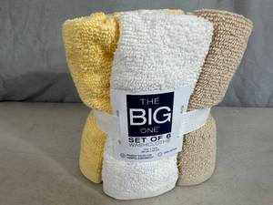 lot 278 image: 6 New Big One Wash Cloths