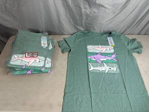 lot 336 image: 10 New with Tags Youth T-Shirts - XXL  18