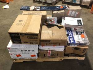 lot 4 image: Pallet of Mixed Assorted Flooring Various Models and Conditions Customer Returns See Pictures