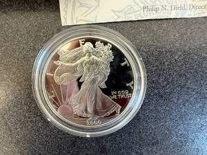 lot 6 image: 2000 Silver American Eagle Proof 1 troy oz 99.99% Silver