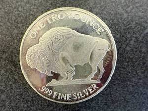 lot 33 image: 1 Oz Silver Round .999 Fine Silver