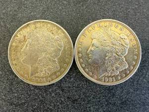 lot 70 image: 2 - 1921 Morgan Silver Dollars