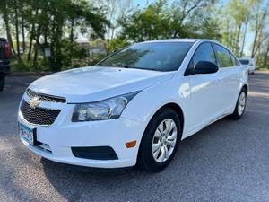 lot 7 image: 2012 CHEVROLET CRUZE LS (NO RESERVE)