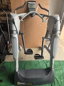 lot 16 image: Octane Fitness Zero Runner ZR7 (USED, Like New)
