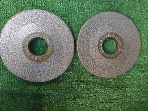 lot 54 image: Lots of a pair of 5LB 2-Inch Weight Plates (USED)