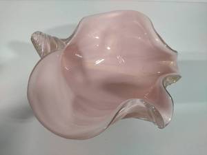 lot 12 image: Murano Glass Alfredo Barbini Conch Shell Bowl