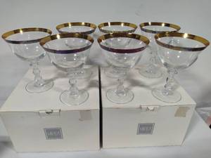lot 17 image: Mikasa Kensington Gold Rimmed Glassware
