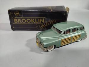 lot 25 image: Brooklyn Models 143 Scale BRK 43 Packard Station Sedan (1948)