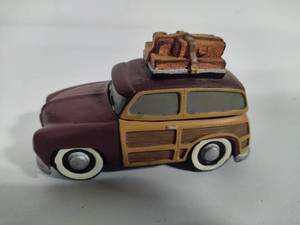 lot 27 image: Woody Wagon Sugar Bowl