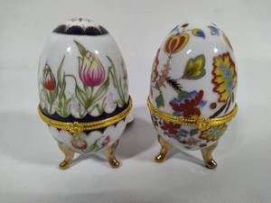 lot 33 image: Porcelain Egg Trinket Boxes