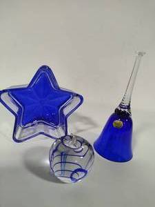 lot 34 image: Cobalt Blue Glass Accessories