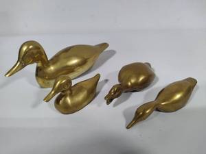 lot 39 image: Brass Duck Assortment