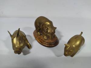 lot 41 image: Brass Animals