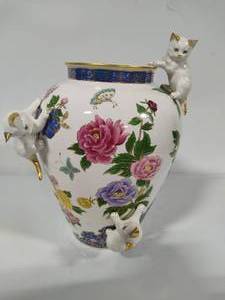 The Vase of the Imperial Cats