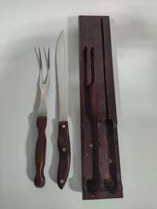 lot 88 image: Cutco Carving Knife and Serving Fork