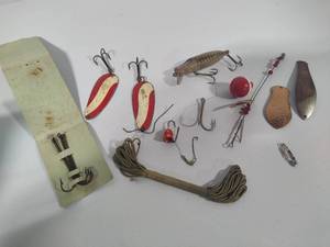 lot 94 image: Vintage Fishing Lures 