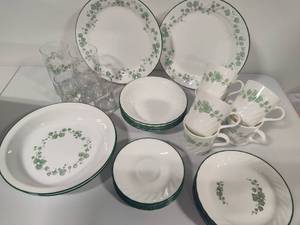 lot 109 image: Corelle Calaway Green Ivy Dinnerware