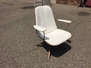 MCM Swivel-Rocker Metal Chair with Leather Pad/Arm Rest