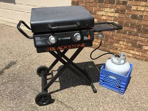 lot 116 image: Blackstone Scissor-Leg Propane Griddle